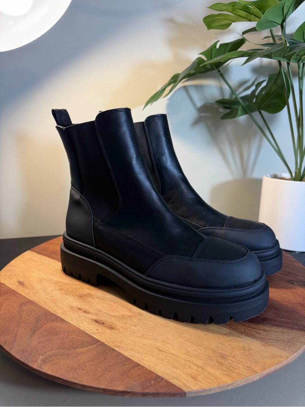 🍁NWOT Rocket Dog Black Chunky Chelsea Booties Women Size 11 - Picture 3 of 9